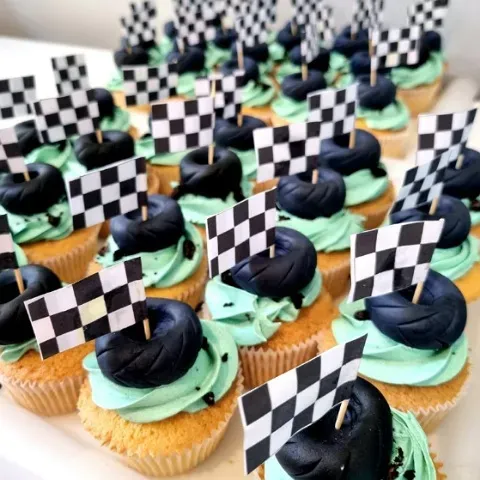 Cupcakes thème voiture de course